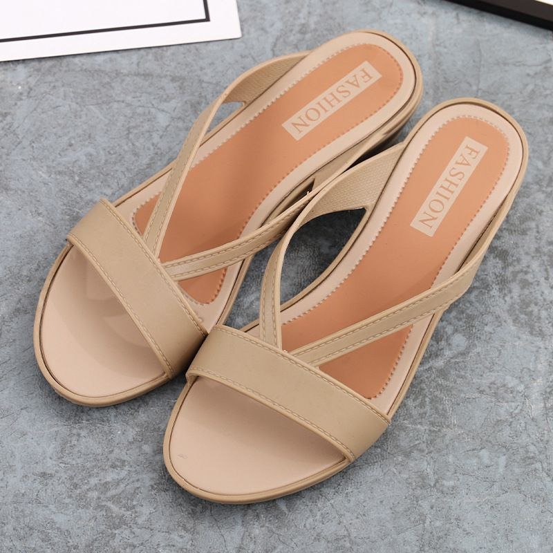 Women Wear Flat Sandals and Slippers